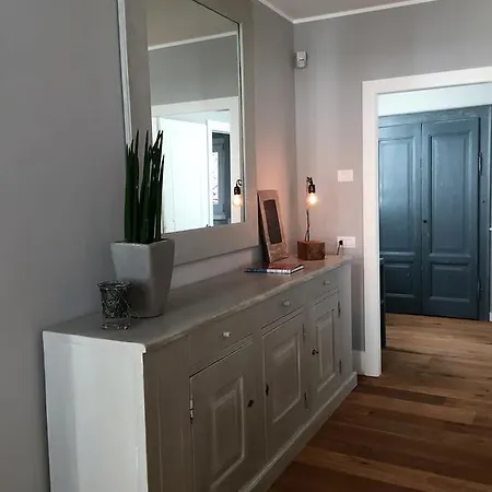 Dom wakacyjny Grey House